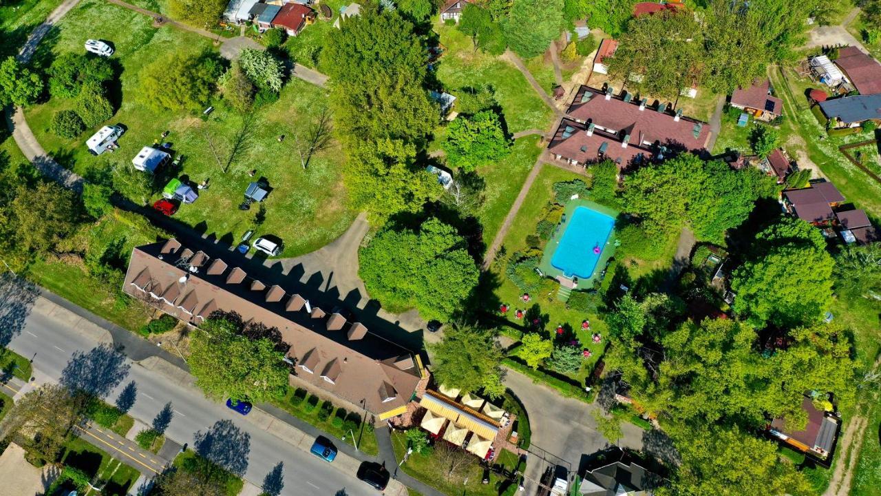 Romantik Camping Es Panzio Buk Exterior photo