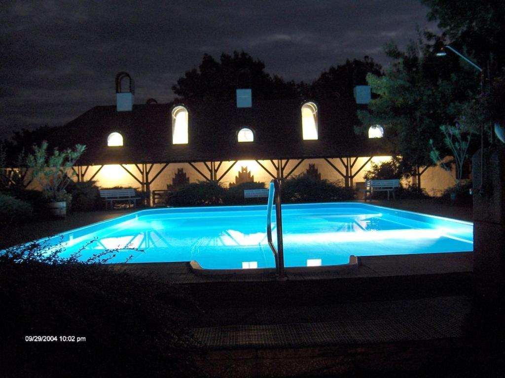 Romantik Camping Es Panzio Buk Exterior photo